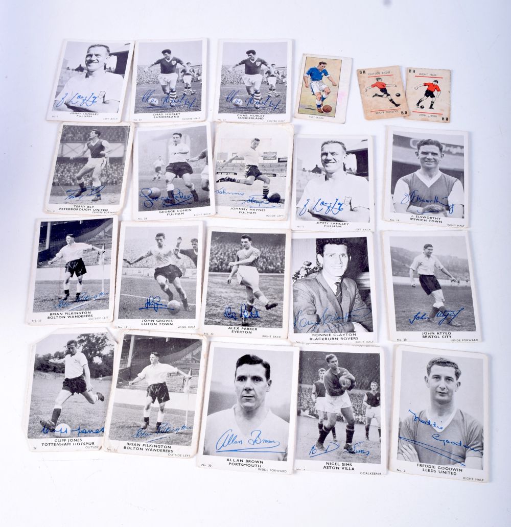 A collection of vintage Topical times 1930~s football cards (28) together with other football cards - Image 3 of 5