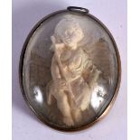 A 17TH/18TH CENTURY EUROPEAN CARVED ICON PENDANT depicting a figure. 5.5 cm x 4.5 cm.