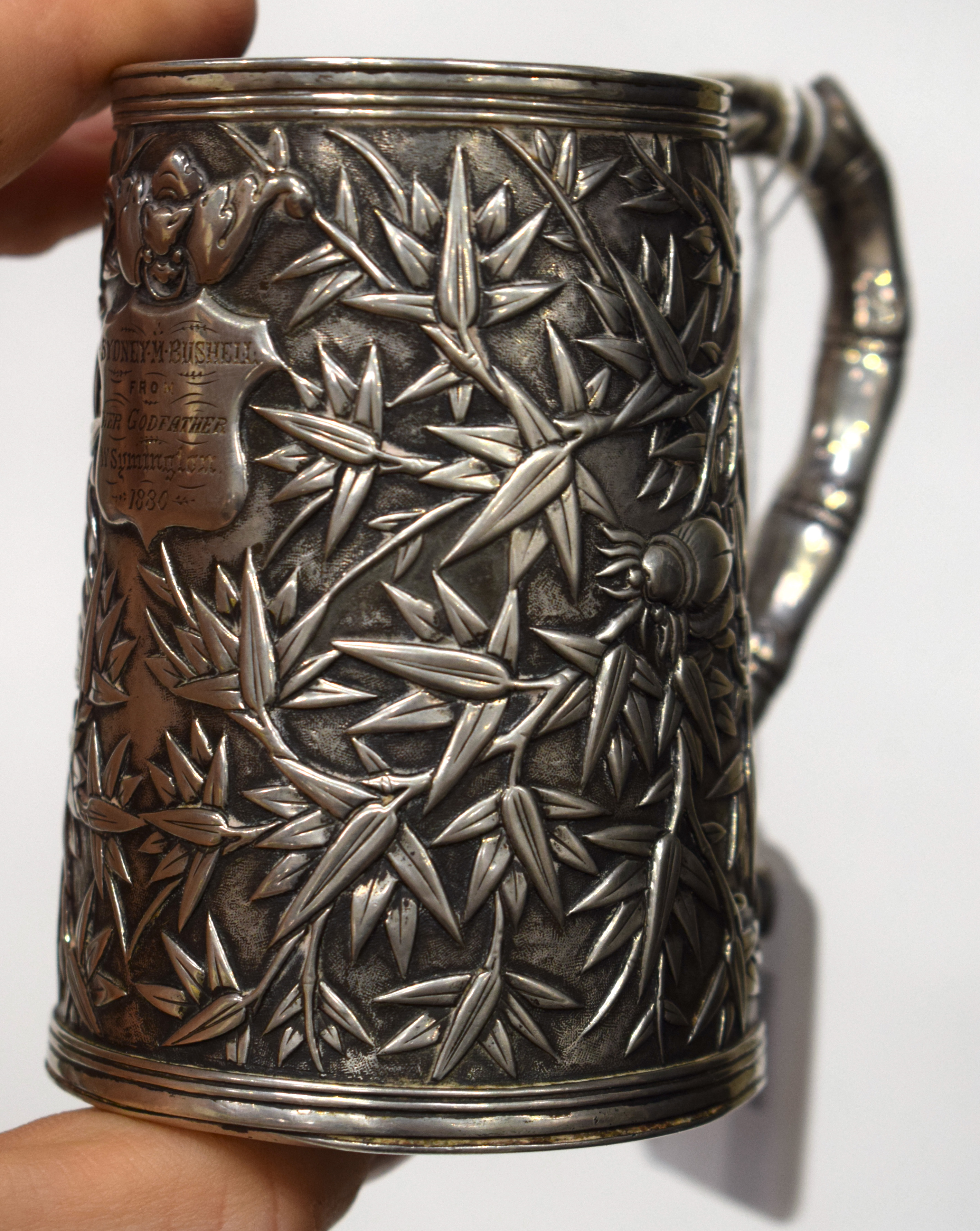 A 19TH CENTURY CHINESE EXPORT SILVER MUG smothered in bamboo shoots. 203 grams. 10 cm high. - Bild 6 aus 12