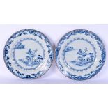 A PAIR OF EARLY 18TH CENTURY CHINESE BLUE AND WHITE PORCELAIN PLATES Qianlong. 23.5 cm diameter.