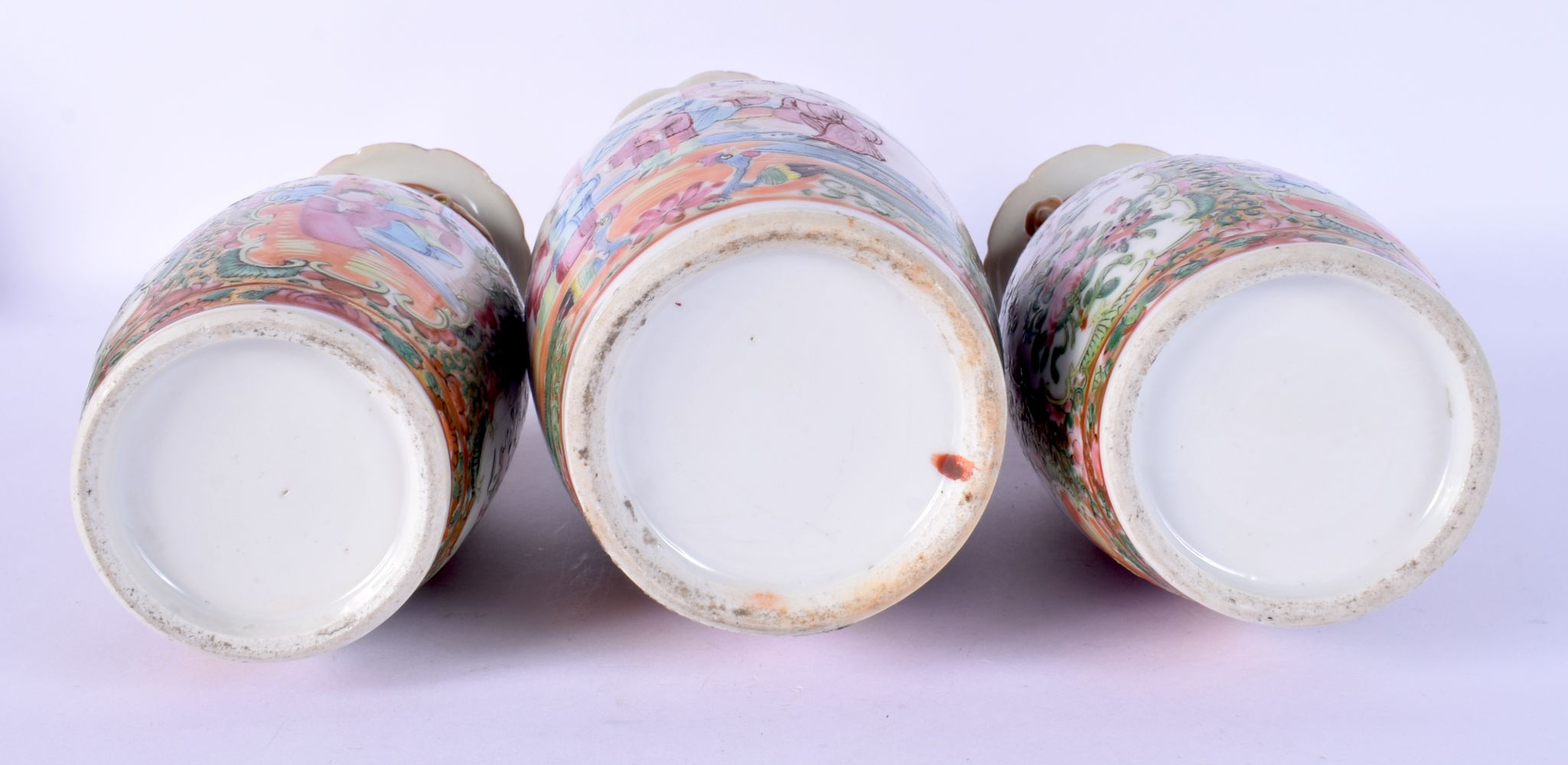 A SET OF THREE 19TH CENTURY CHINESE CANTON FAMILLE ROSE VASES Qing. Largest 28 cm high. (3) - Bild 6 aus 25