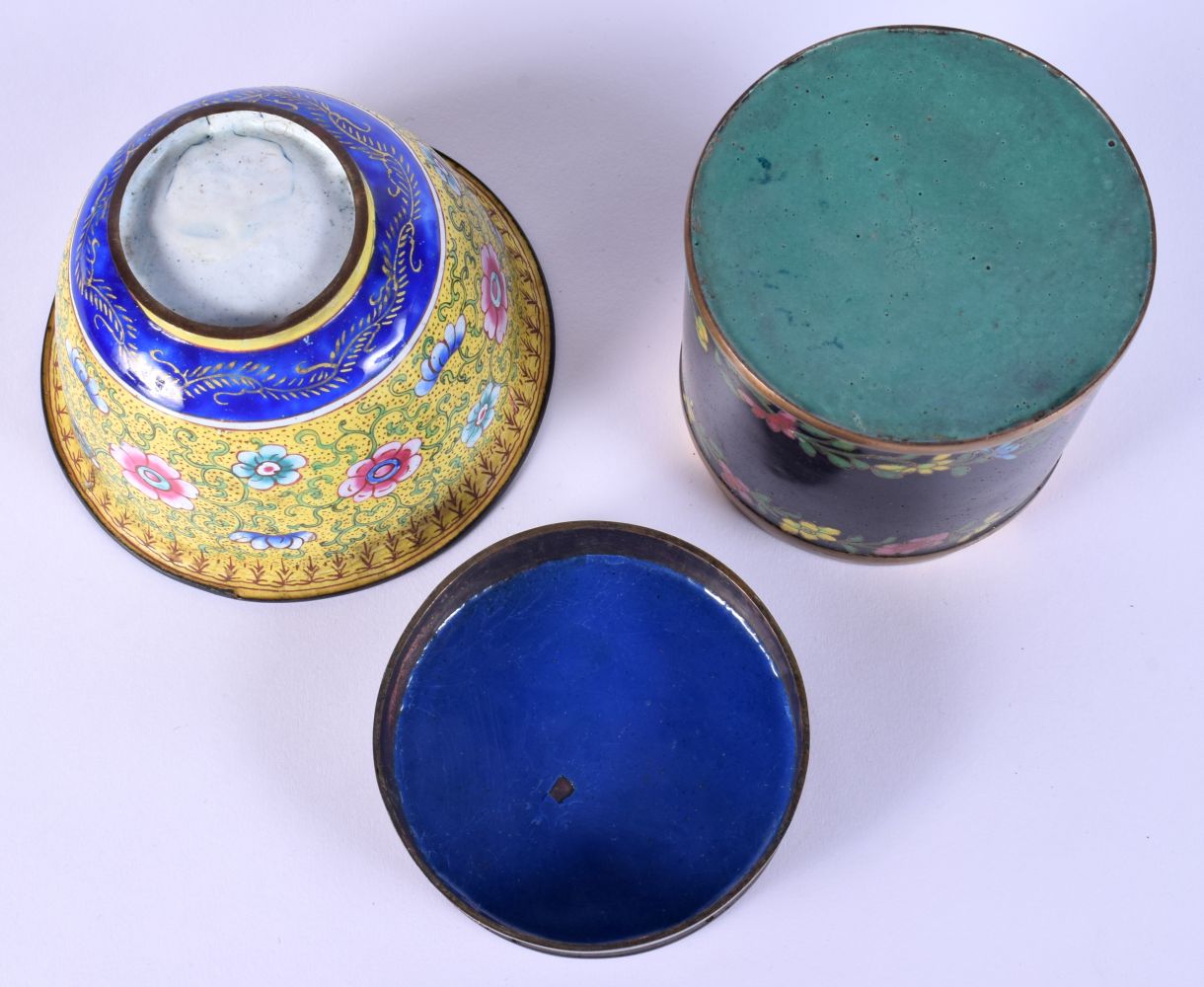 AN 18TH/19TH CENTURY CHINESE CLOISONNE ENAMEL TEABOWL Late Qianlong/Jiaqing, together with a Chinese - Bild 4 aus 4