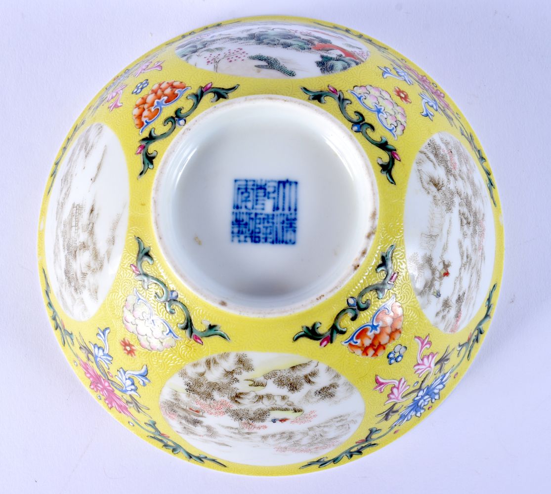 AN EARLY 20TH CENTURY CHINESE FAMILLE ROSE SCRAFITO PORCELAIN BOWL Late Qing/Republic, enamelled wit - Bild 5 aus 12