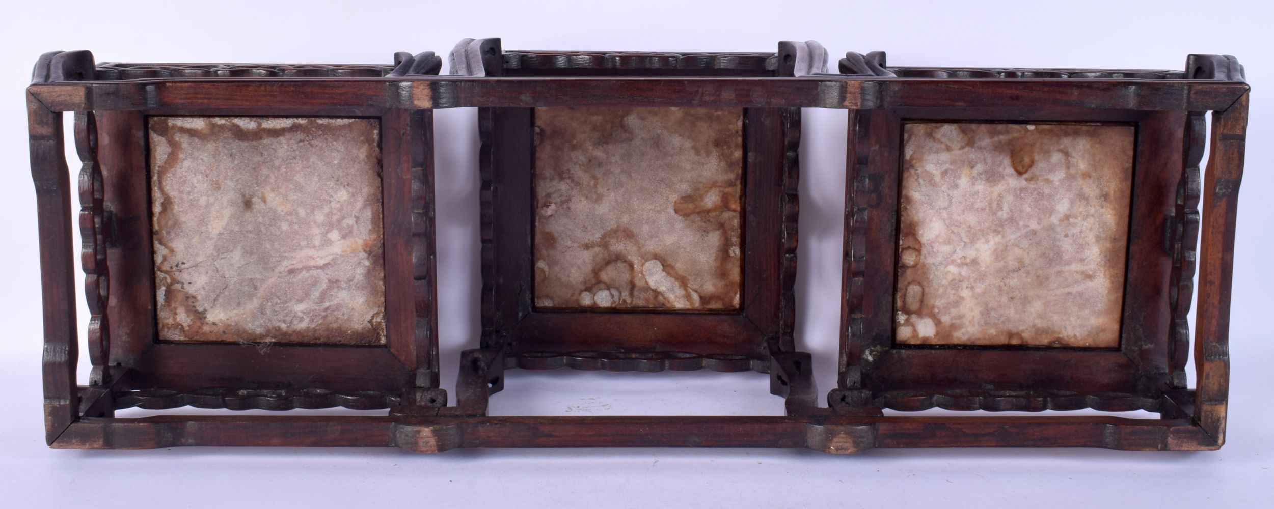 A LARGE 19TH CENTURY CHINESE HARDWOOD MARBLE INSET STAND Qing, of three tier form. 55 cm x 20 cm x 1 - Bild 8 aus 8