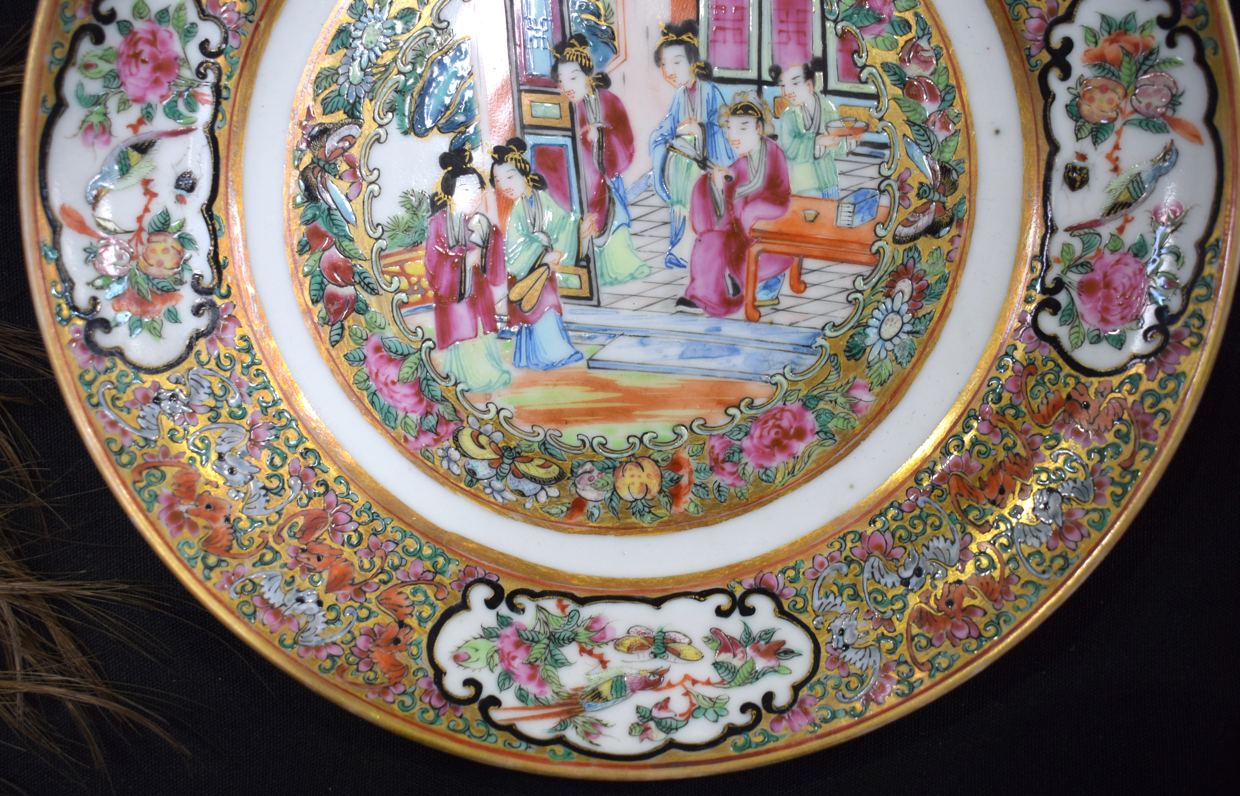 A SET OF FOUR 19TH CENTURY CHINESE CANTON FAMILLE ROSE PLATES Qing. 19 cm diameter. (4) - Bild 19 aus 30