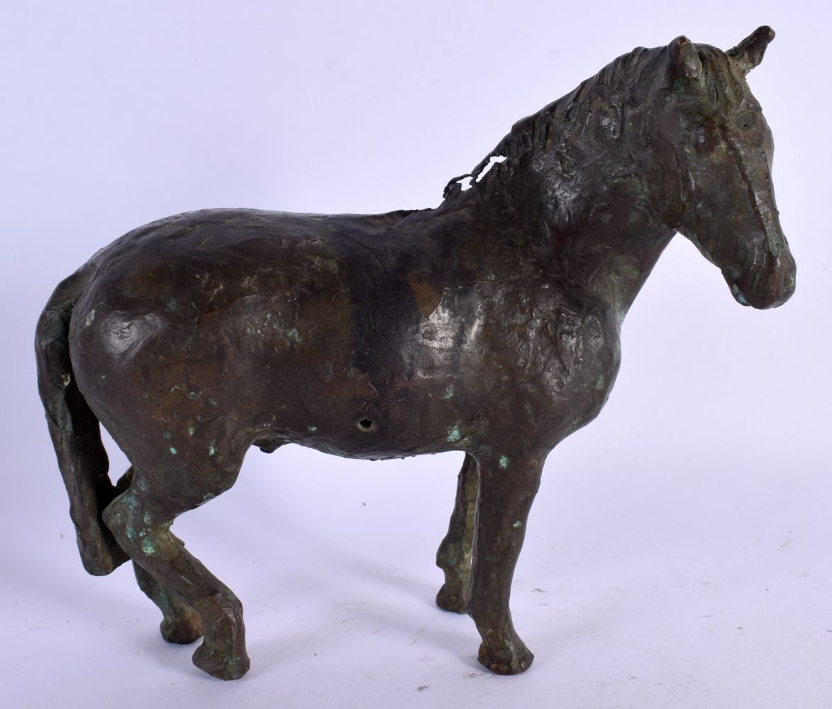 A EUROPEAN BRONZE STUDY OF HORSE 20th Century. 16 cm x 16 cm.