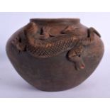 AN UNUSUAL CONTINENTAL TERRACOTTA LIZARD JAR. 18 cm x 15 cm.