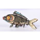 A CLOISONNE ARTICULATED FISH PENDANT. 3.4cm x 7.4cm x 1.4cm, weight 18.7g