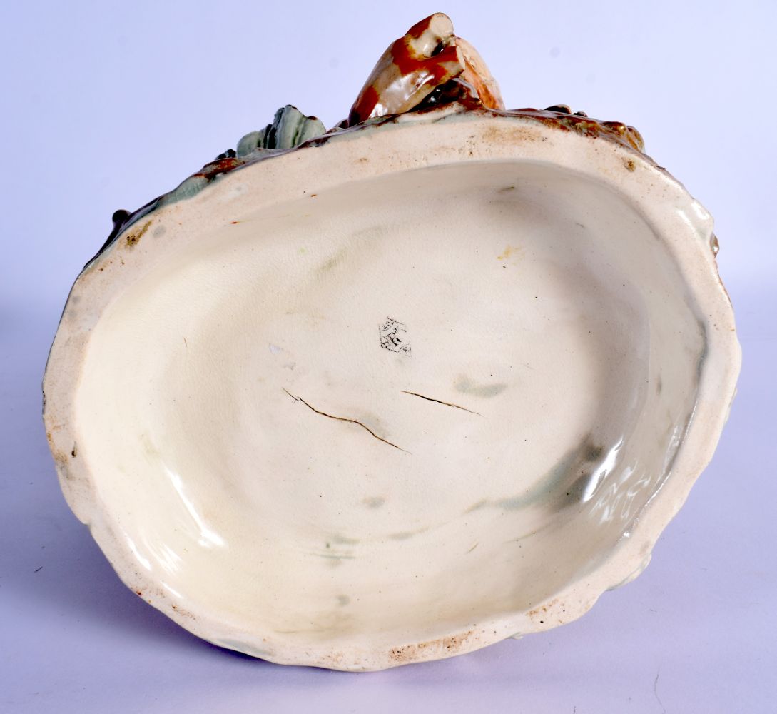 A VERY RARE VICTORIAN CRAB POTTERY DOUBLE CLAM SHELL TABLE CENTREPIECE naturalistically modelled upo - Bild 5 aus 5