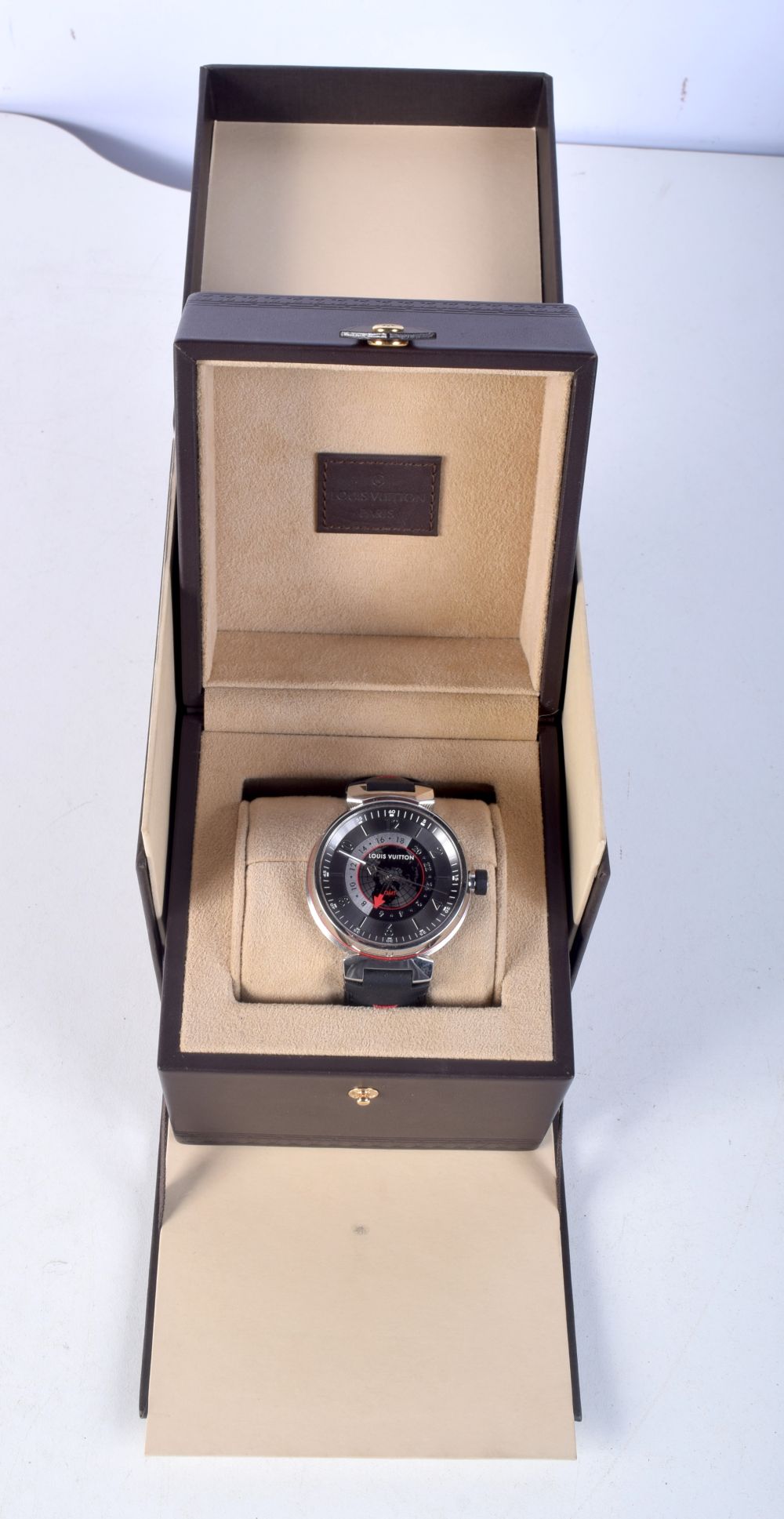 A BOXED LOUIS VUITTON WATCH. 4.5 cm inc crown.