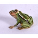 A COLD PAINTED BRONZE FROG. 2cm x 3cm x 3cm, weight 26.1g