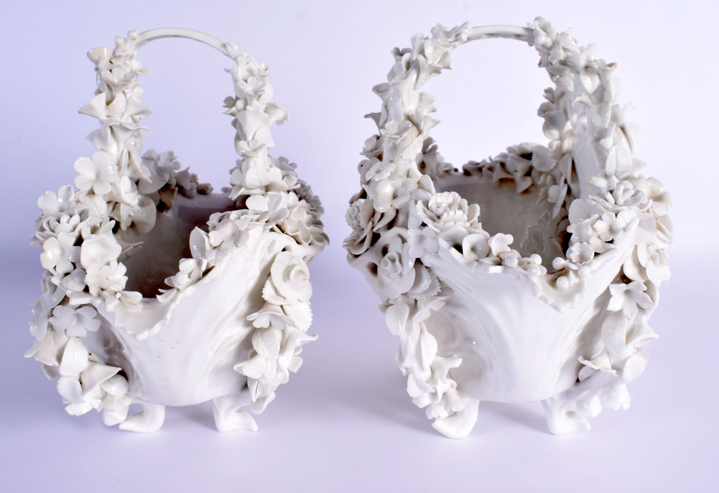 A PAIR OF 19TH CENTURY GERMAN BLANC DE CHINE PORCELAIN BASKETS Meissen style, encrusted all over wit - Bild 4 aus 7