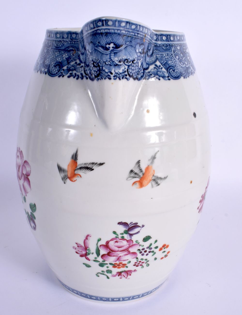 A LARGE 18TH CENTURY CHINESE EXPORT FAMILLE ROSE CIDER JUG Qianlong, painted with flowers and birds. - Bild 2 aus 5