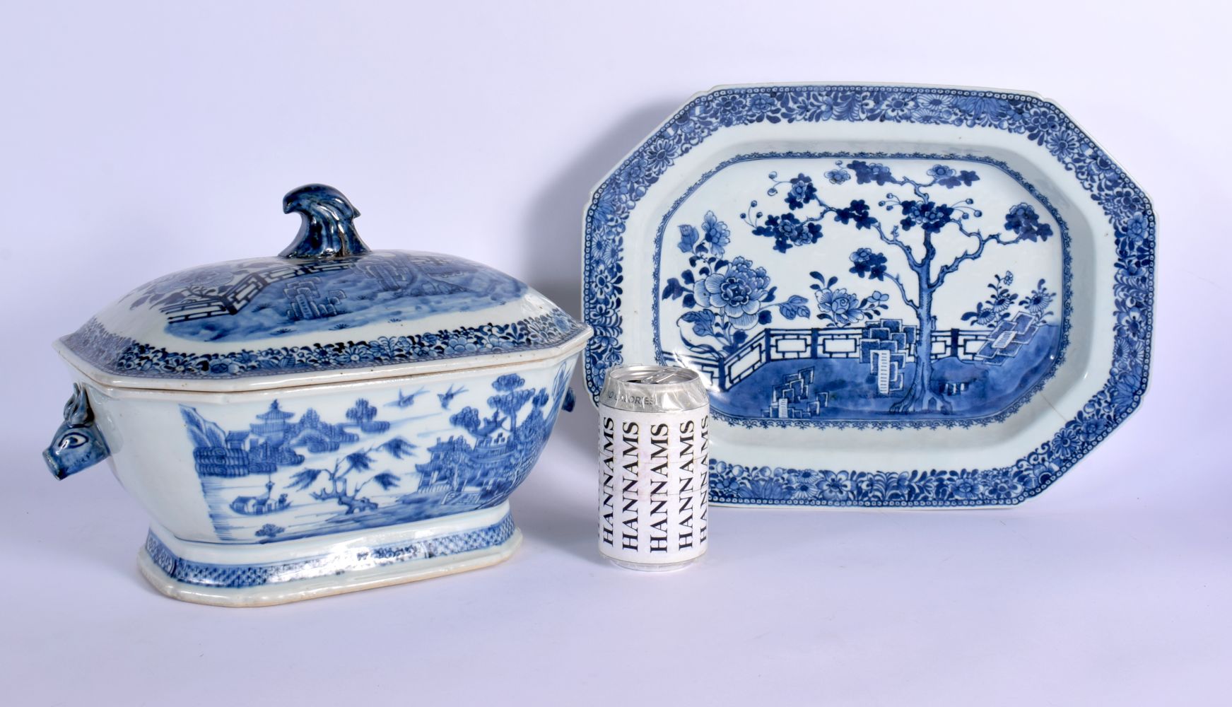 A GOOD LARGE 18TH CENTURY CHINESE BLUE AND WHITE EXPORT TUREEN AND COVER with matching stand. 38 cm