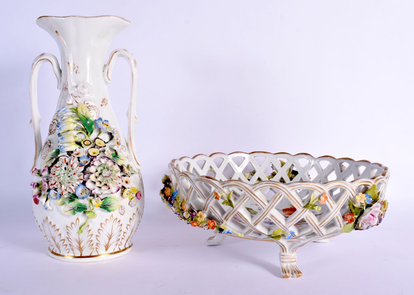 A CONTINENTAL RETICULATED PORCELAIN BASKET together with a twin handled encrusted porcelain vase. La - Bild 2 aus 6