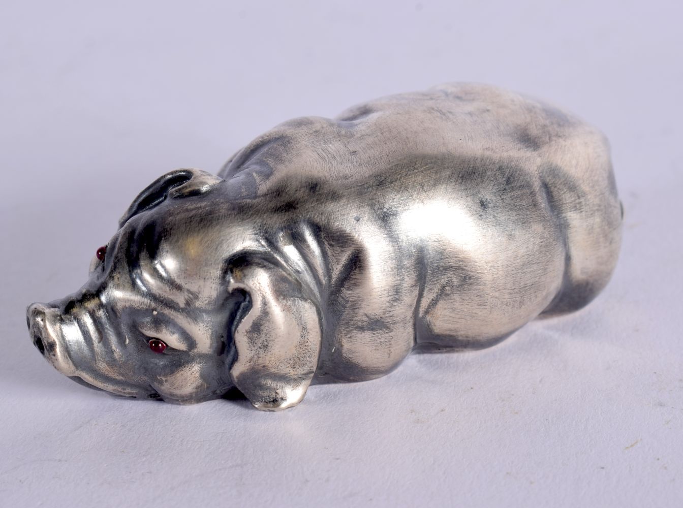 A CONTINENTAL SILVER PIG. Stamped St Petersburg 84, 2.5cm x 7.1cm x 3.7cm, weight 39.8g - Image 2 of 4