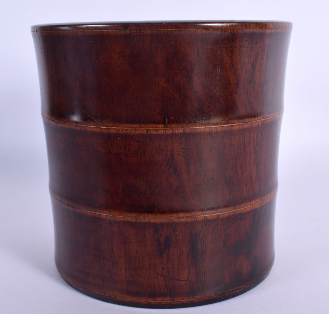 A RARE 18TH CENTURY CHINESE HUANGHUALI RIBBED BAMBOO FORM BRUSH POT Bitong, of elegant form. 13 cm x - Bild 4 aus 25