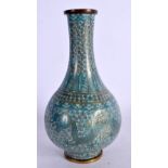 AN EARLY 20TH CENTURY CHINESE CLOISONNE ENAMEL VASE Late Qing/Republic. 17 cm high.