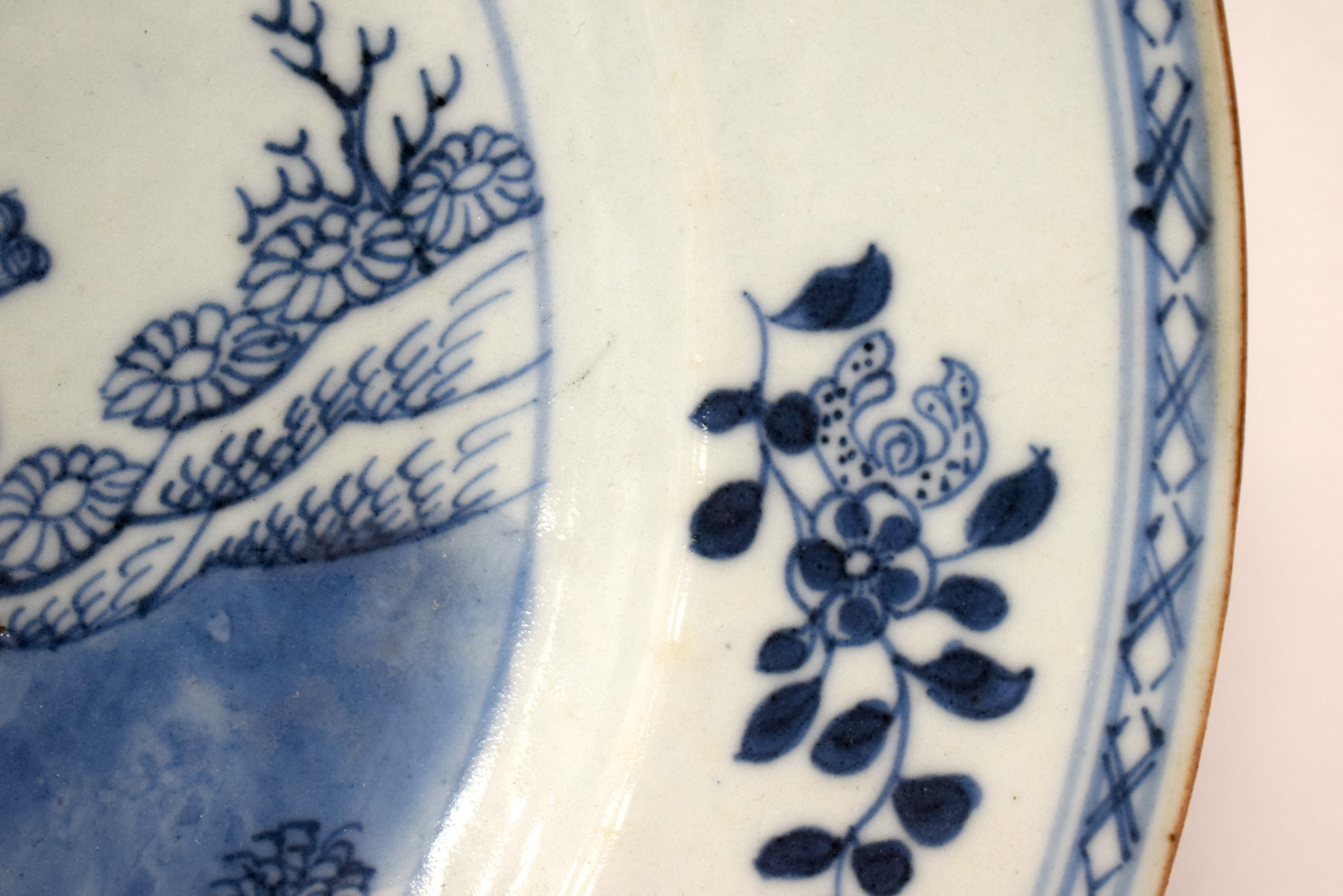 A LARGE EARLY 18TH CENTURY CHINESE BLUE AND WHITE PORCELAIN DISH Yongzheng. 28 cm diameter. - Bild 7 aus 15
