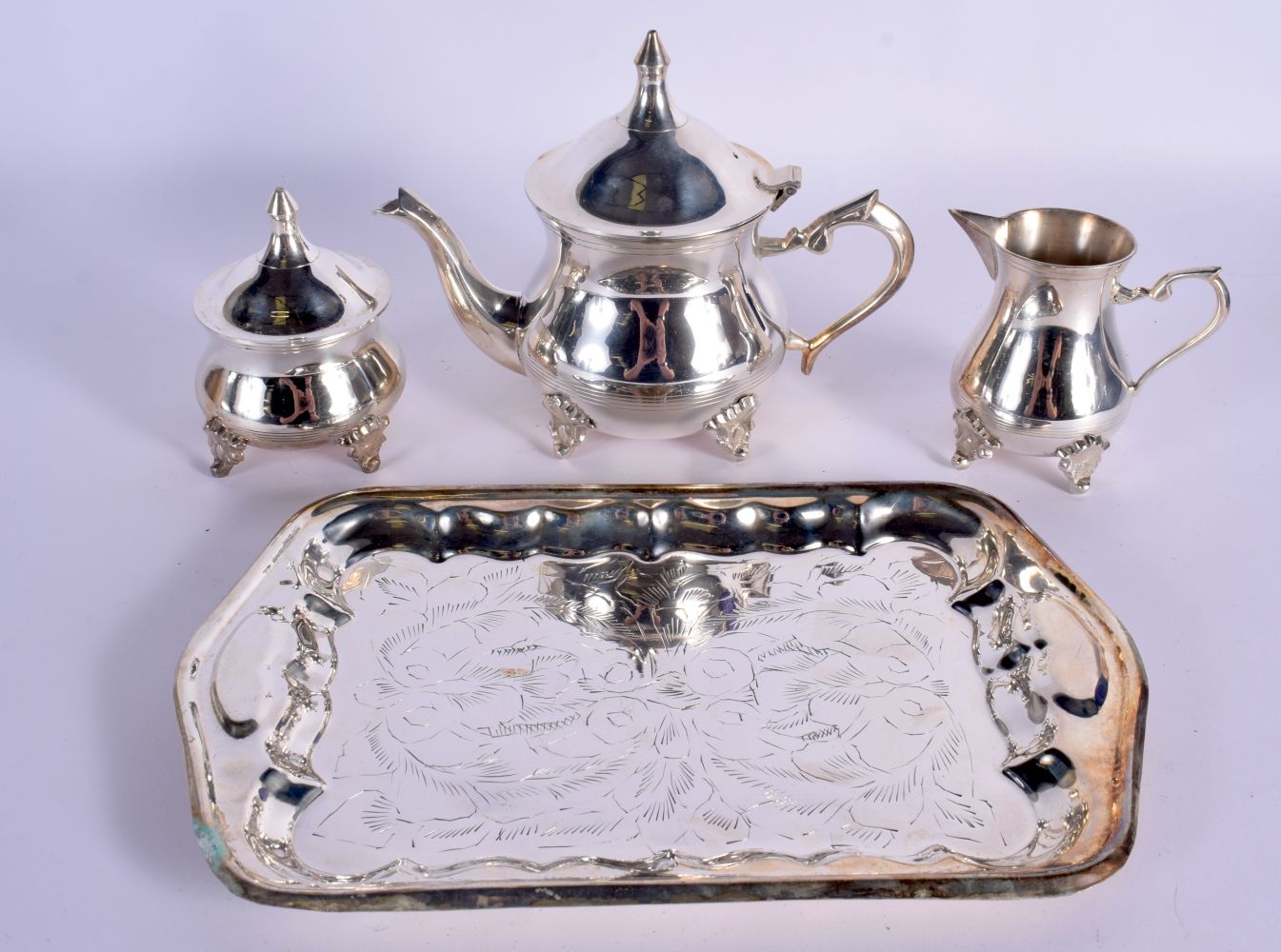 A LARGE SILVER PLATED TRAY together with two boxed sets. Largest 52 cm x 34 cm. - Bild 5 aus 11