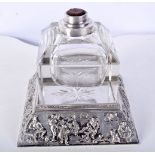 AN ANTIQUE CONTINENTAL ZIPLA WHITE METAL INKWELL on stand. White metal 201 grams. 11 cm x 12.5 cm.