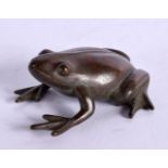 A JAPANESE BRONZE FROG. 1.9cm x 4.8cm x 4.4cm, weight 78g