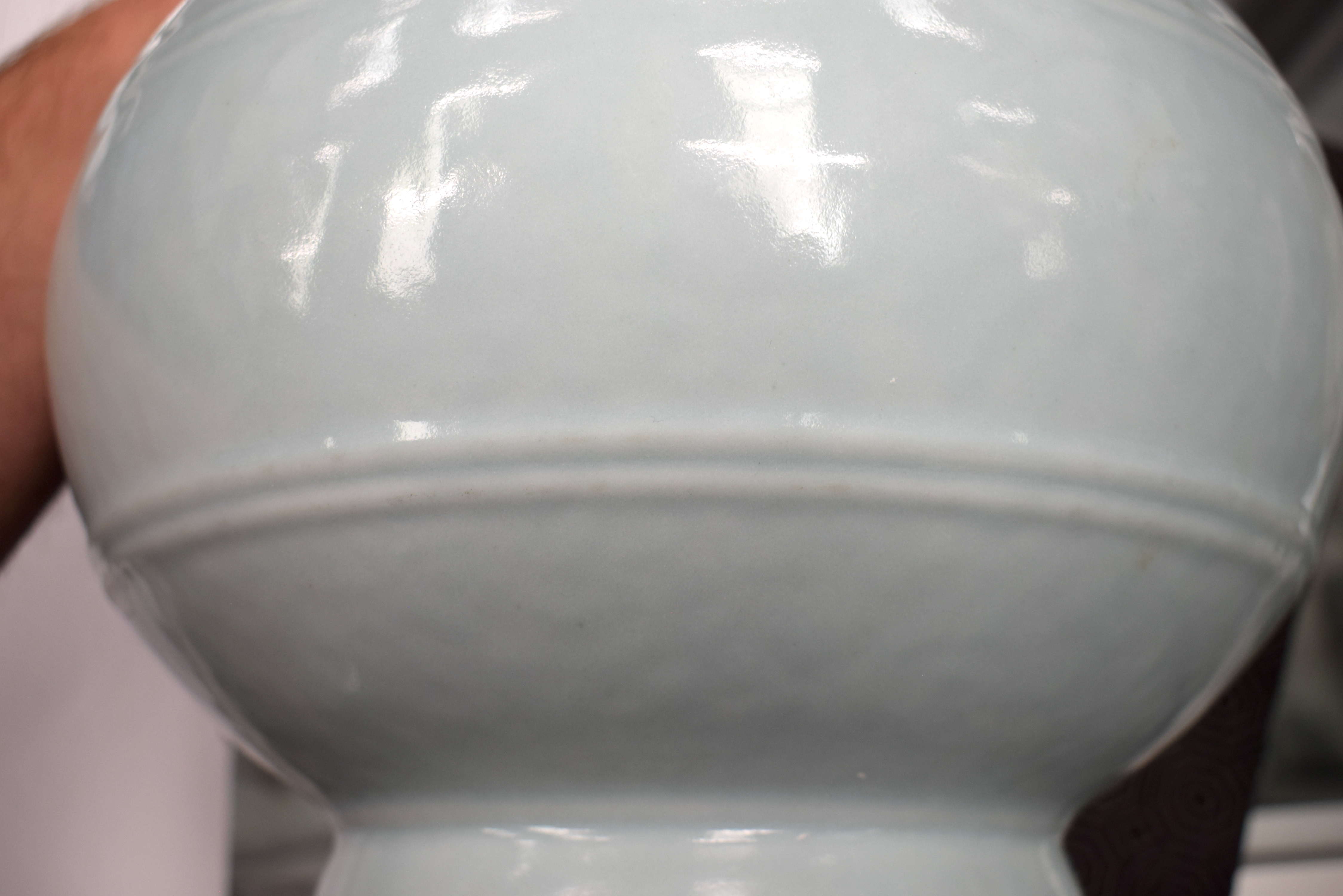 A FINE AND EXTREMELY RARE CHINESE RU-TYPE 'THREE RAMS' BULBOUS VASE Yongzheng Mark and Probably of t - Bild 35 aus 47