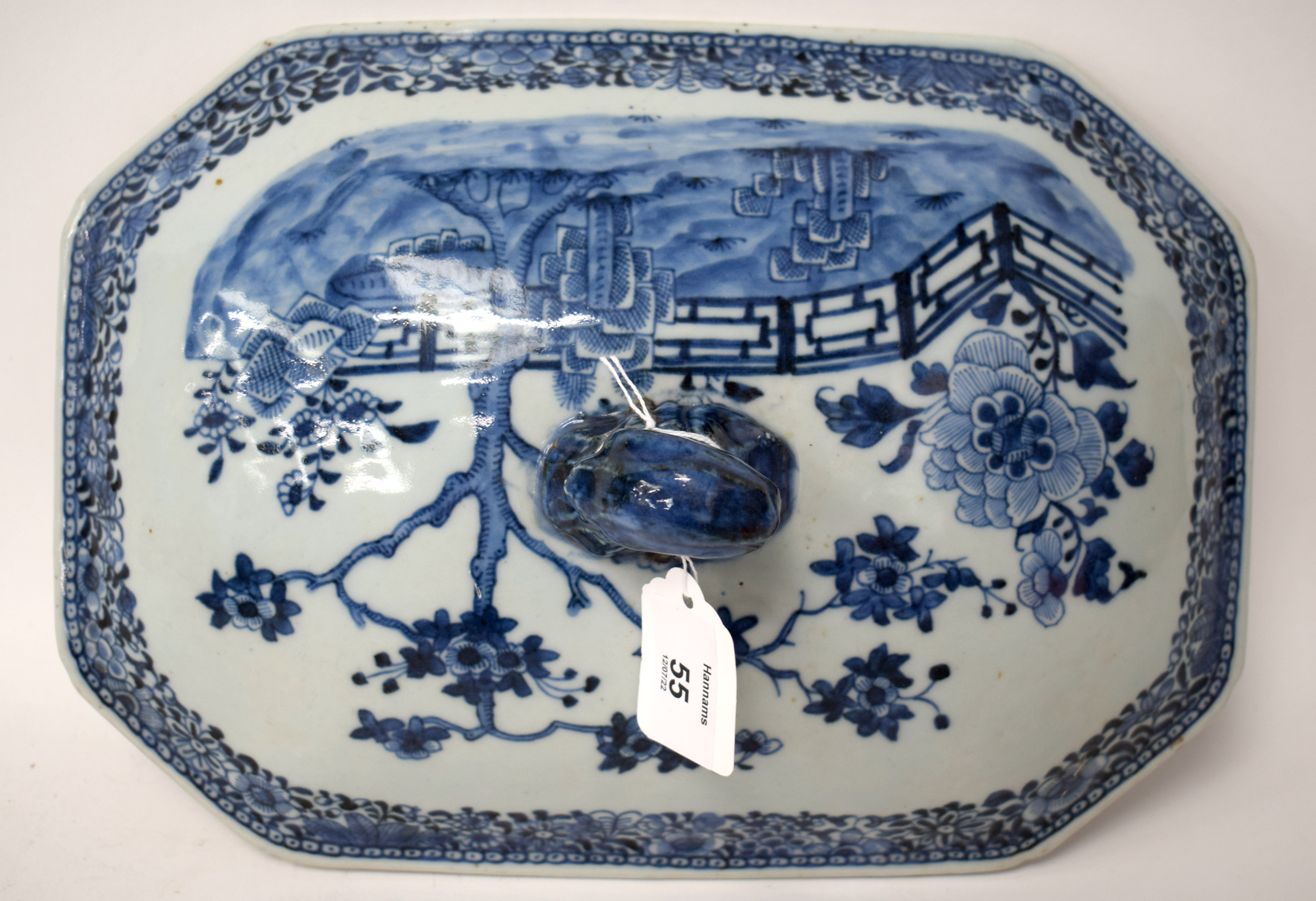 A GOOD LARGE 18TH CENTURY CHINESE BLUE AND WHITE EXPORT TUREEN AND COVER with matching stand. 38 cm - Bild 15 aus 40