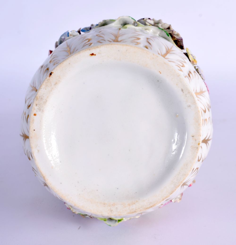 A CONTINENTAL RETICULATED PORCELAIN BASKET together with a twin handled encrusted porcelain vase. La - Bild 6 aus 6