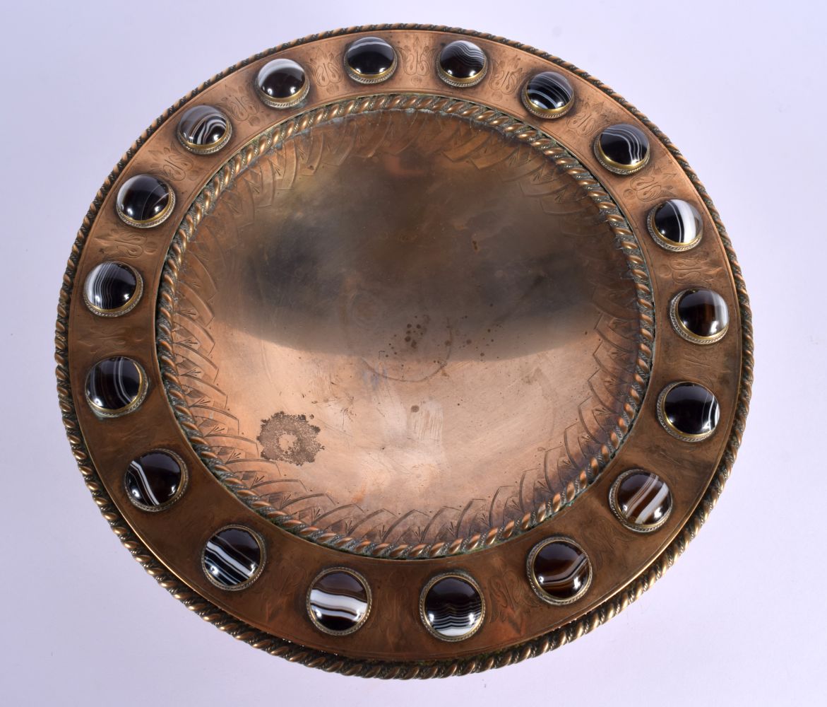 A LOVELY LARGE 19TH CENTURY EUROPEAN AGATE MOUNTED BRONZE TAZZA decorated with foliage. 28 cm x 10 c - Bild 2 aus 8