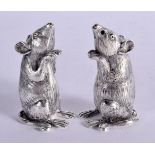 A SET CONTINENTAL SILVER CONDIMENTS IN THE FORM OF BEGGING MICE. Stamped 800. 5.3cm x 2.4cm x 3.1cm