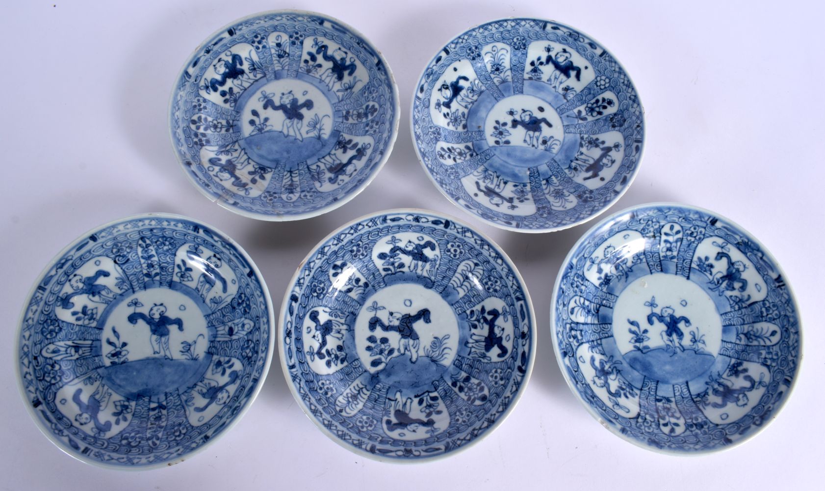 A SET OF FIVE LATE 17TH CENTURY CHINESE BLUE AND WHITE PORCELAIN PLATES Kangxi. 15.5 cm diameter. (5