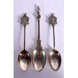 A PAIR OF WORSHIPFUL COMPANY OF JOINERS AND CEILERS ANTIQUE SILVER SPOONS HALLMARKED BIRMINGHAM 1913