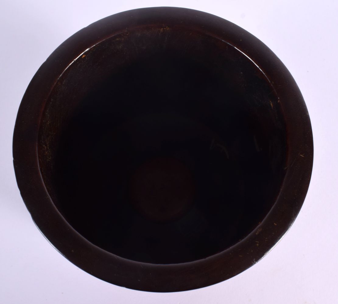 A RARE 18TH CENTURY CHINESE HUANGHUALI RIBBED BAMBOO FORM BRUSH POT Bitong, of elegant form. 13 cm x - Bild 9 aus 25