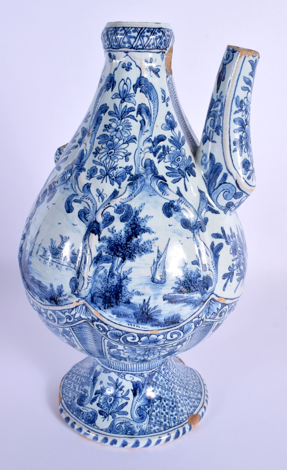 A 19TH CENTURY DELFT BLUE AND WHITE TIN GLAZED EWER painted with boats and landscapes. 26 cm x 12 cm - Bild 3 aus 5