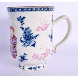 AN UNUSUAL 18TH CENTURY CHINESE EXPORT FAMILLE ROSE MUG Qianlong, unusually painted with figures hol
