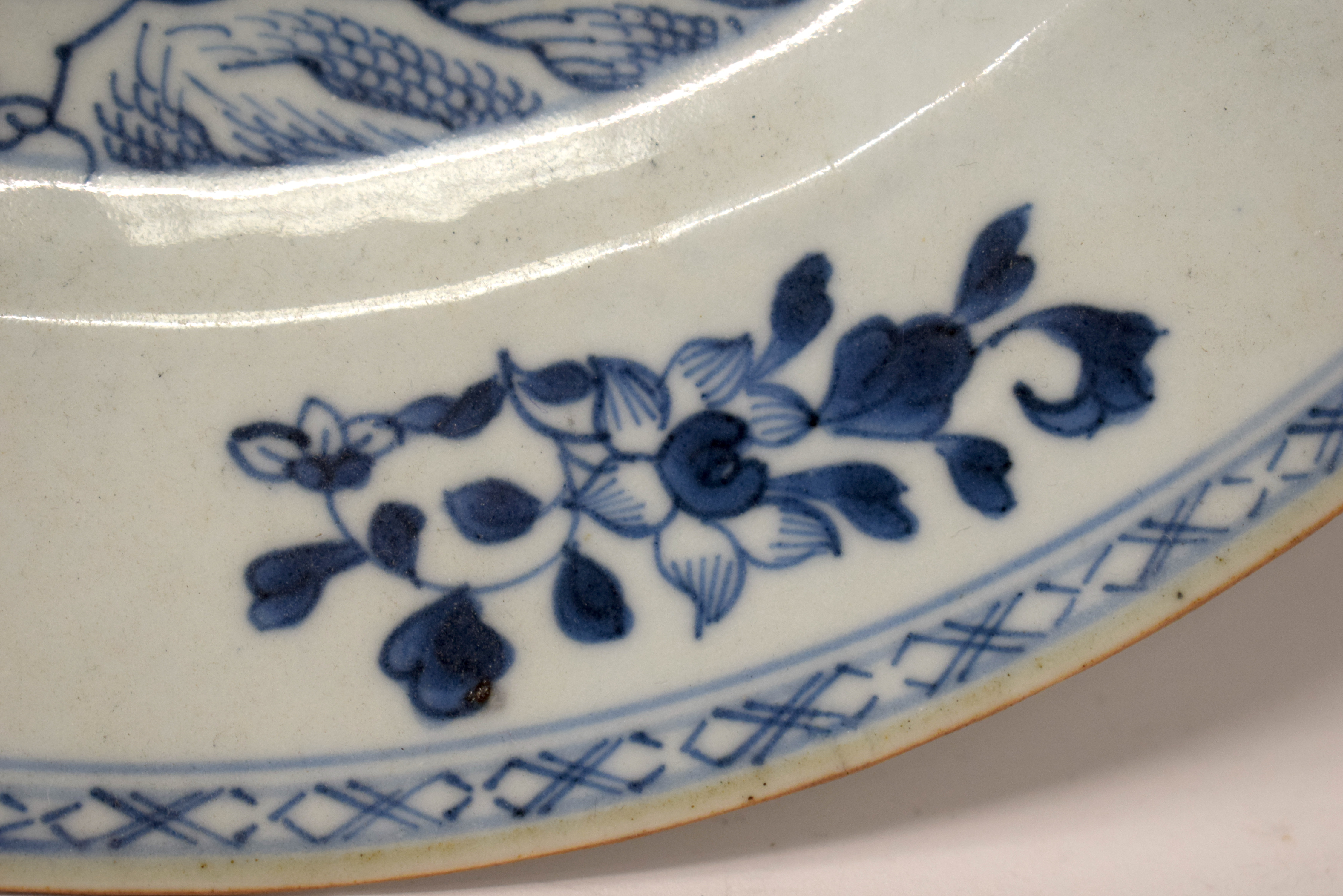 A LARGE EARLY 18TH CENTURY CHINESE BLUE AND WHITE PORCELAIN DISH Yongzheng. 28 cm diameter. - Bild 6 aus 15