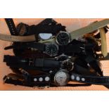 A COLLECTION OF REPRODUCTION MILITARY WATCHES (22)