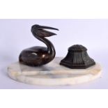 AN ART DECO FRENCH PELICAN MARBLE DESK STAND. 21 cm x 15 cm.