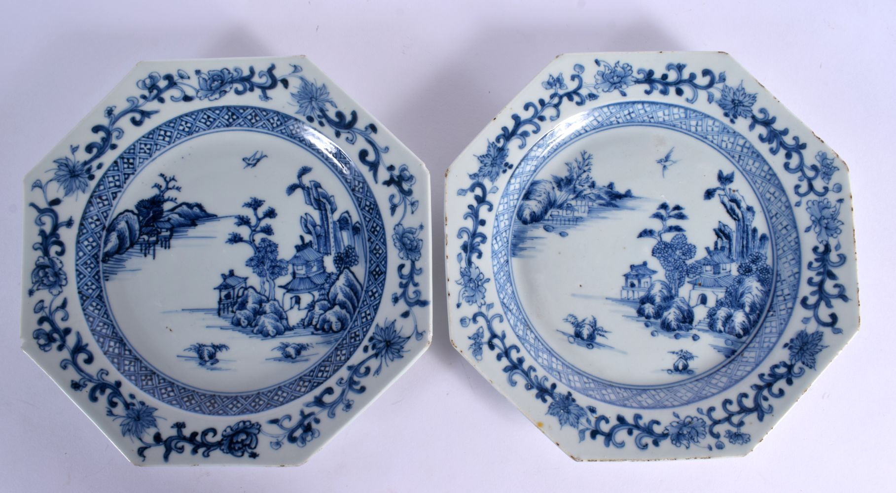 A PAIR OF 18TH CENTURY CHINESE BLUE AND WHITE EXPORT PLATES Qianlong. 21 cm wide.