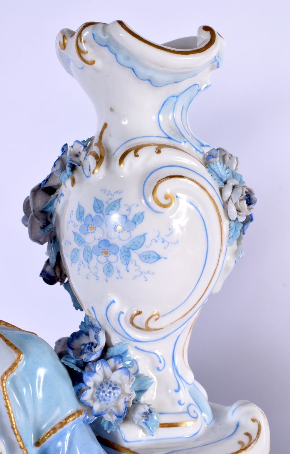 A GOOD LARGE PAIR OF 19TH CENTURY GERMAN BLUE AND WHITE PORCELAIN FIGURES modelled as a female and f - Bild 3 aus 11
