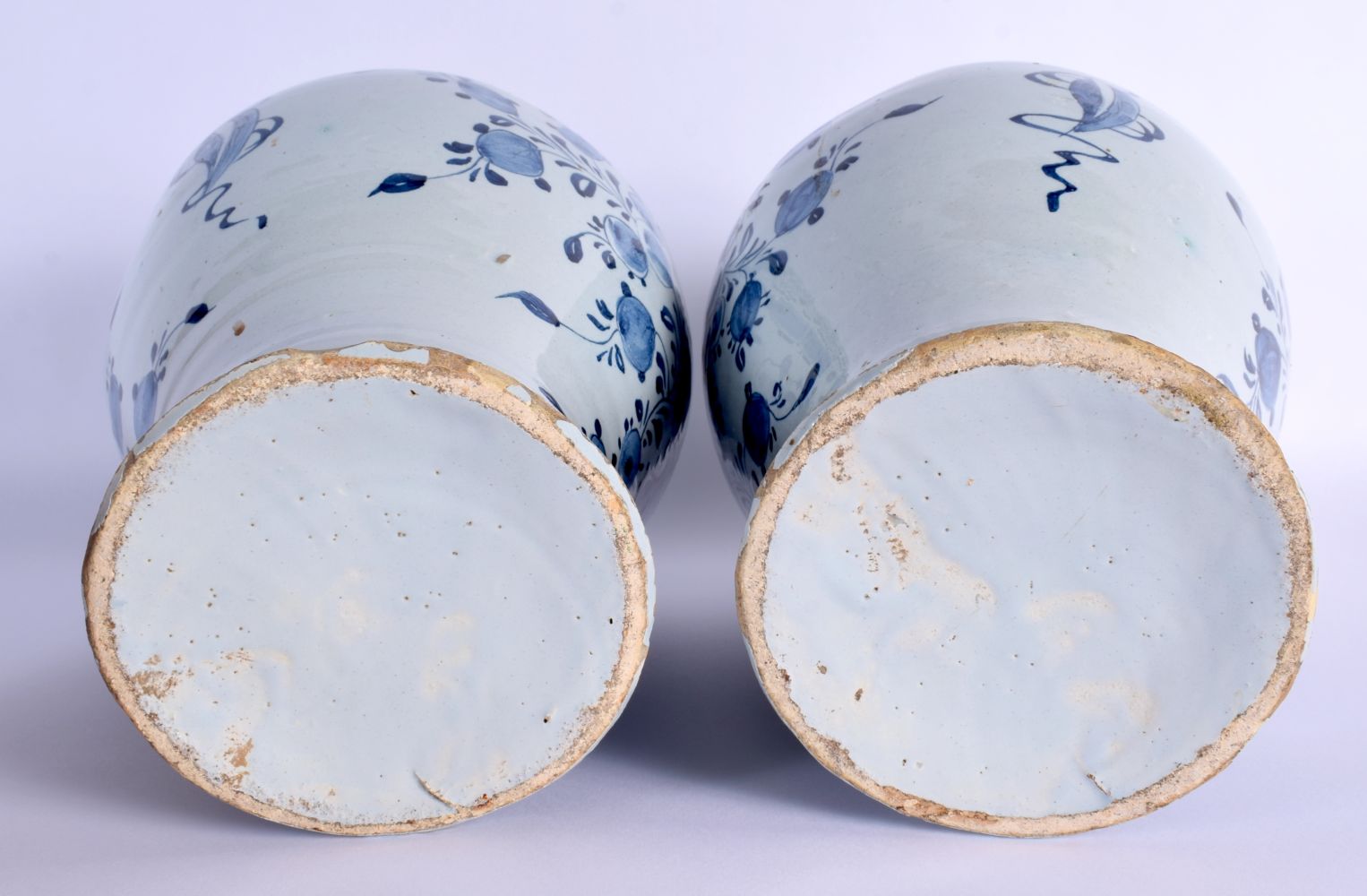 A PAIR OF 19TH CENTURY DELFT BLUE AND WHITE TIN GLAZED VASES AND COVERS painted with ships and lands - Bild 6 aus 6