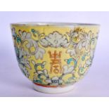 AN EARLY 20TH CENTURY CHINESE FAMILLE JAUNE TEABOWL Late Qing/Republic. 8.5 cm diameter.