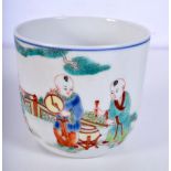 A small Chinese porcelain Famille Verte tea bowl decorated with figures 7.5 x 8cm.