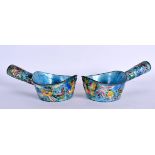 A PAIR OF EARLY 20TH CENTURY CHINESE ENAMELLED SERVING BOWLS Late Qing/Republic. 14 cm wide.