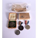A WAR MEDAL, VARIOUS JUBILEE MEDALLIONS, A CHARLES DICKENS MEDAL AND OTHER EPHEMERA RELATING TO 148
