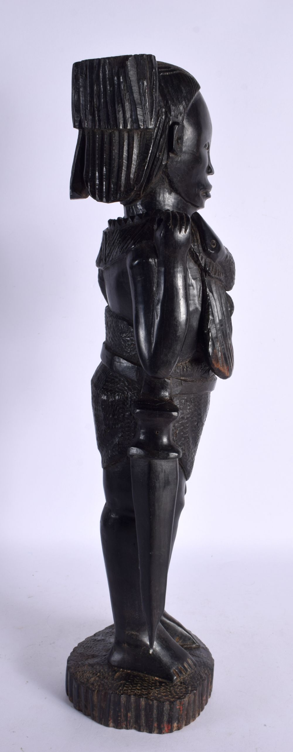 A LARGE AFRICAN TRIBAL CARVED HARDWOOD TRIBAL FIGURE. 50 cm high. - Image 4 of 6