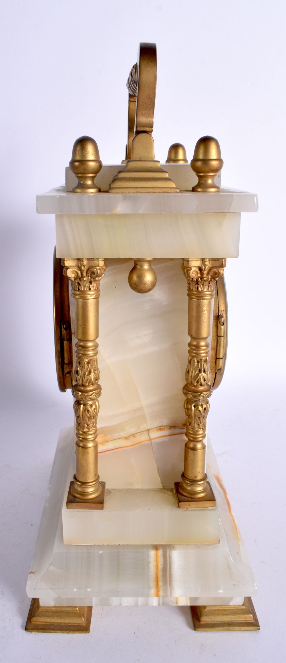 A LARGE ANTIQUE MARBLE AND ORMOLU CLOCK. 27 cm x 14 cm. - Bild 3 aus 5