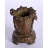 A JAPANESE BRONZE CENSER. 5 cm x 3.5 cm.