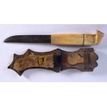 AN UNUSUAL VINTAGE FINNISH SCANDINAVIAN BONE HANDLED KNIFE. 19 cm wide.